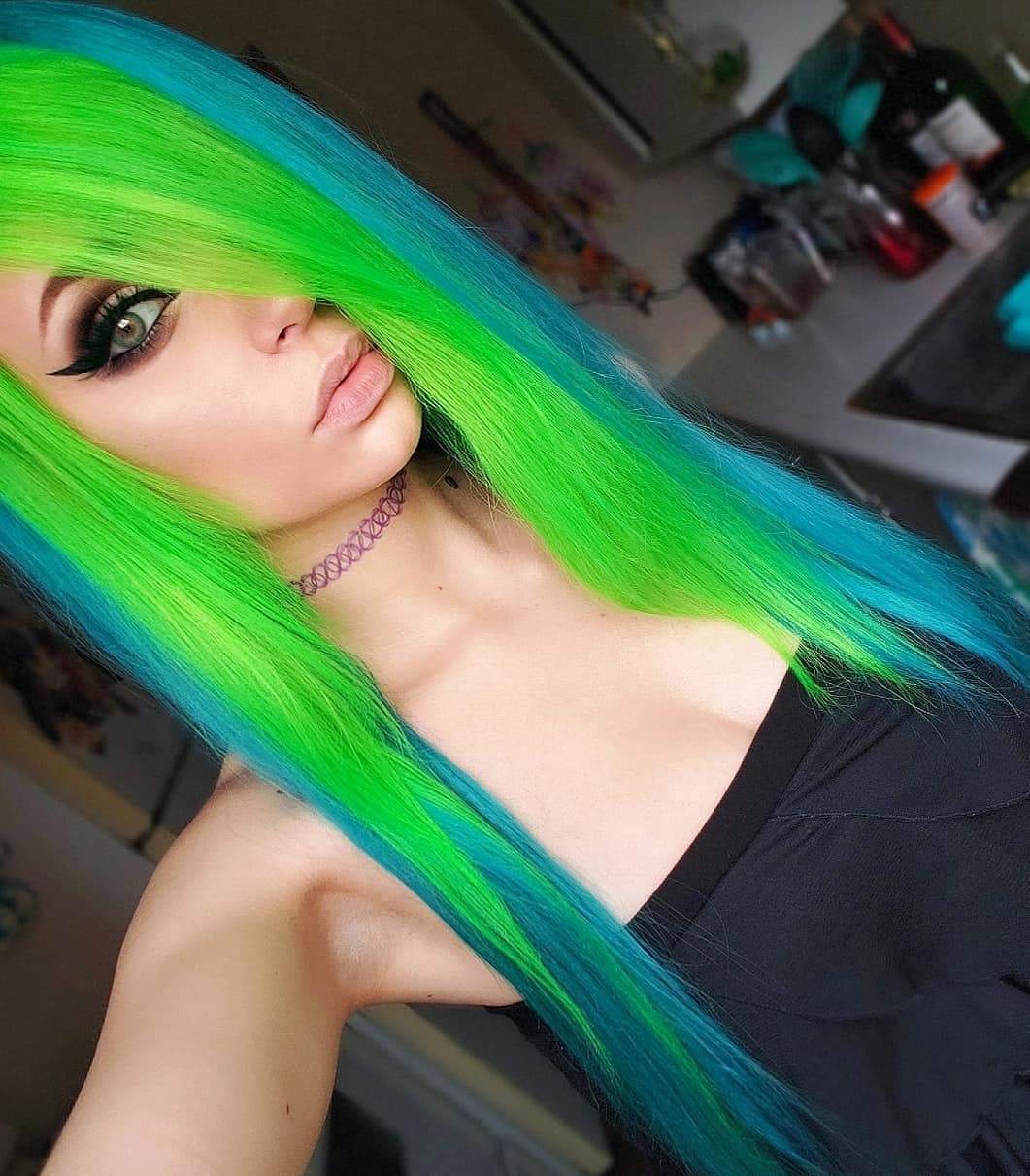 Hair Color - Iroiro 350 UV Reactive Green Neon Vegan Cruelty-Free Semi-Permanent Hair Color